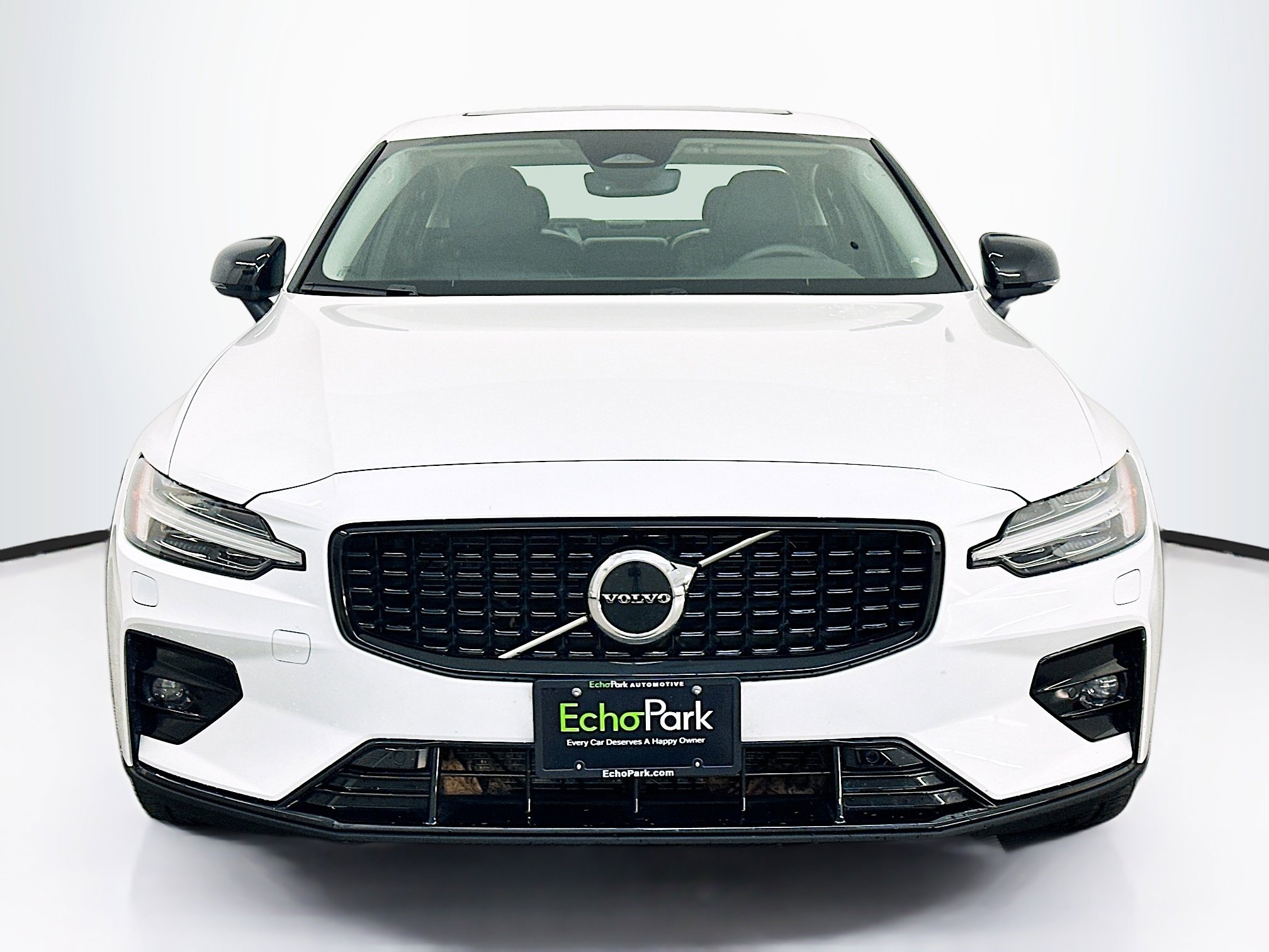 Used 2025 Volvo S60 B5 Core image 2