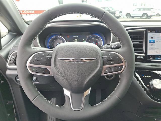 New 2026 Chrysler Pacifica Select image 12