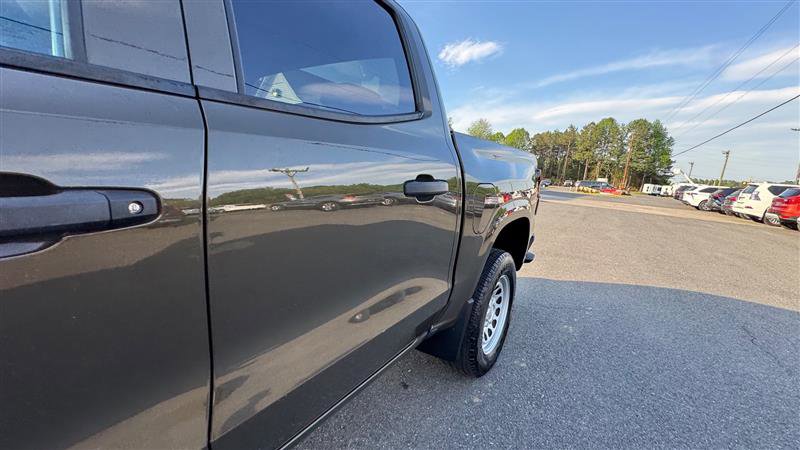 Used 2023 Chevrolet Colorado W/T RWD image 18