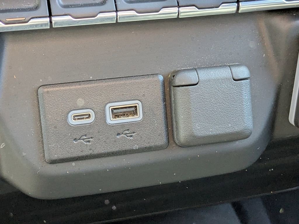 Used 2024 Chevrolet Silverado 2500 Custom w/ Custom Value Package image 24