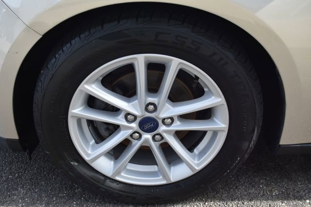 Used 2017 Ford Focus SE FWD image 41