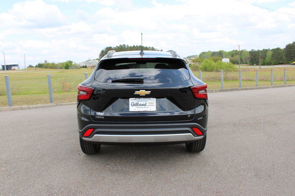 New 2026 Chevrolet Trax LT w/ Driver Confidence Package image 18