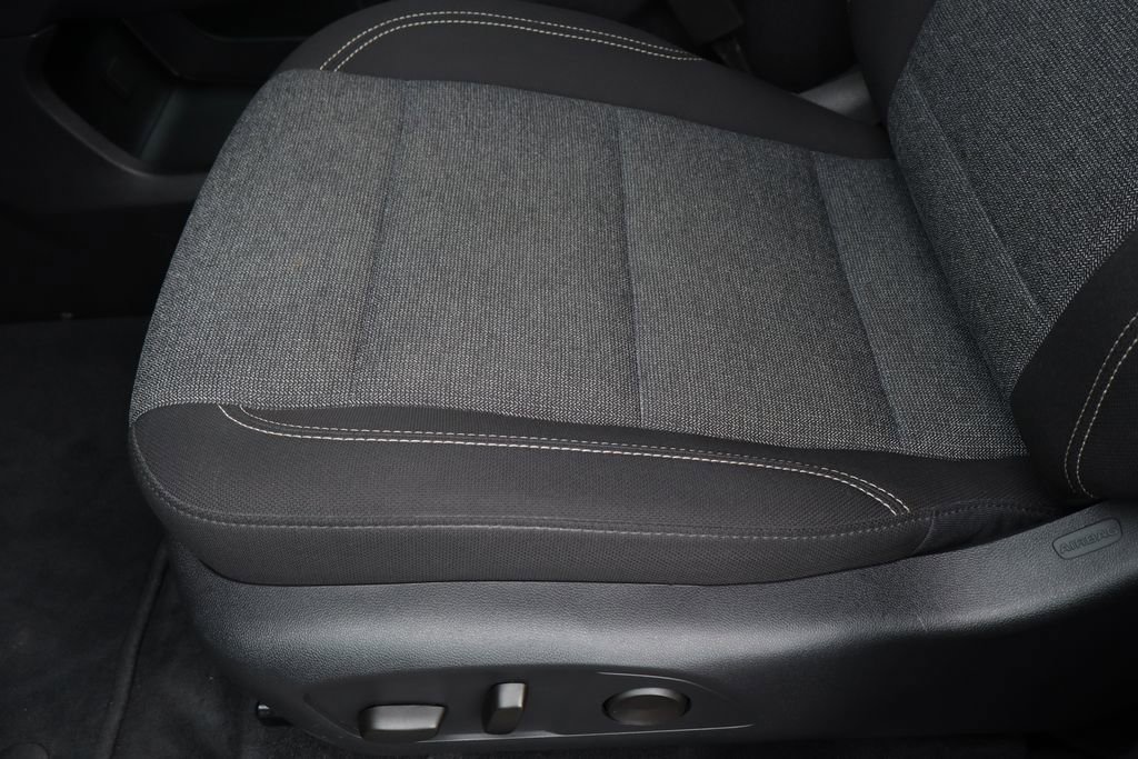 Certified 2025 GMC Acadia Elevation FWD image 21