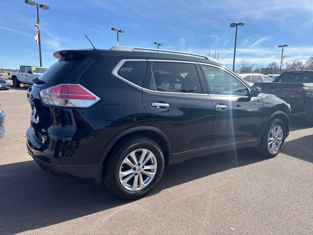 Used 2014 Nissan Rogue SV w/ SV Family Package image 8