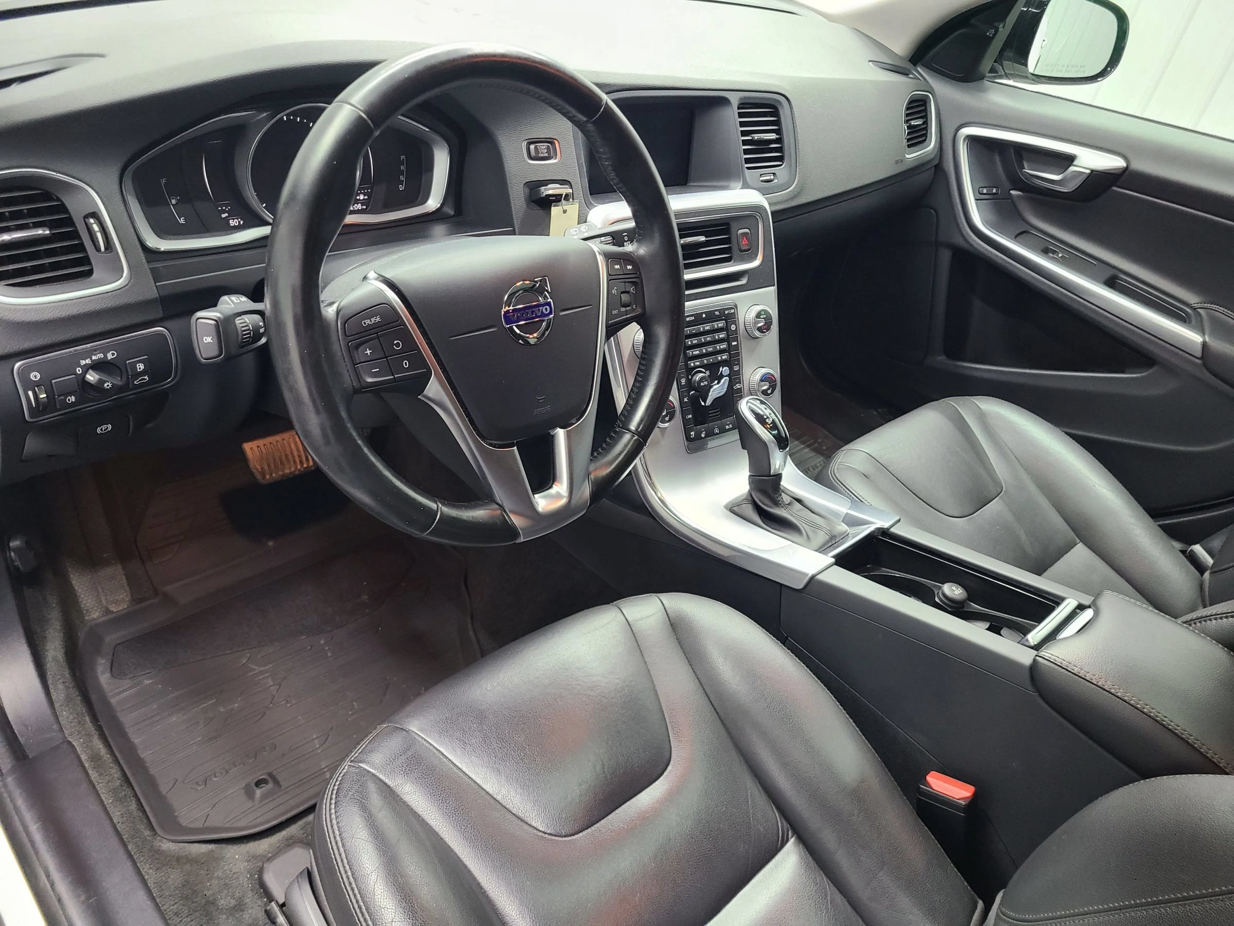 Used 2018 Volvo V60 T5 Cross Country w/ Convenience Package AWD/4WD image 24