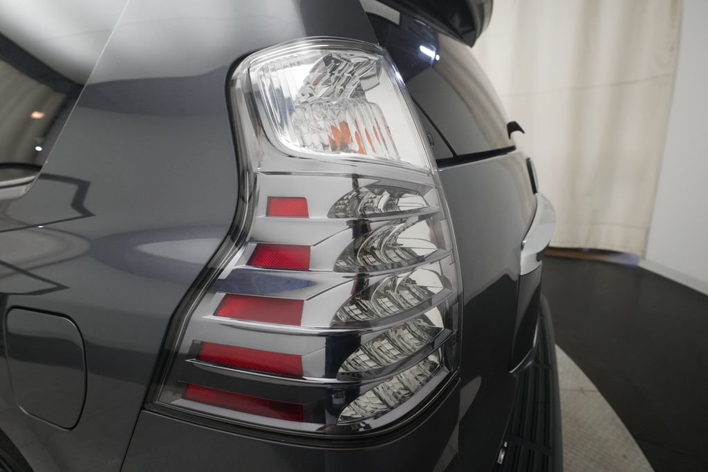Used 2020 Lexus GX 460 Premium w/ Premium Package AWD/4WD image 33