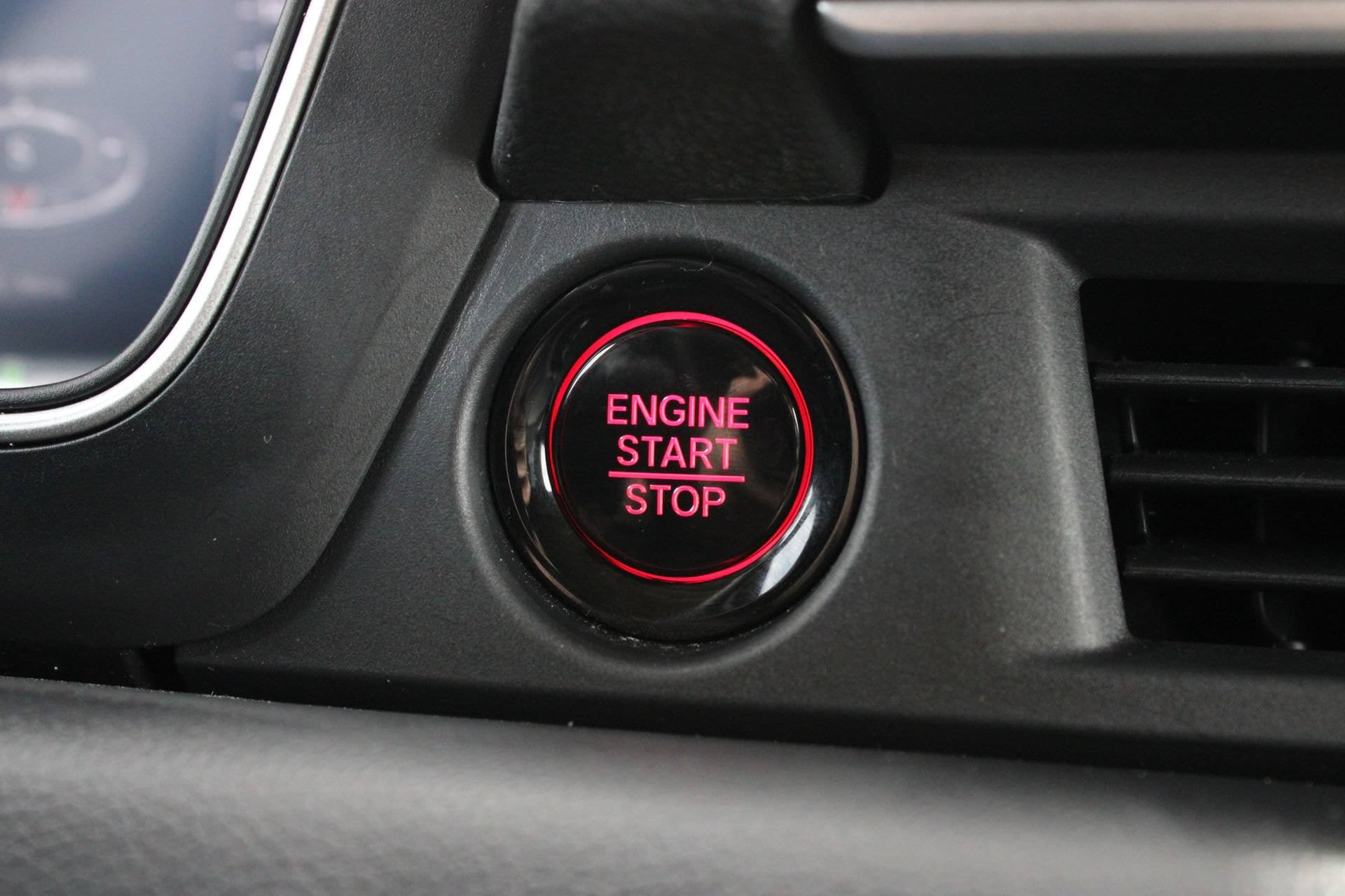 Used 2025 Honda Pilot Elite image 37
