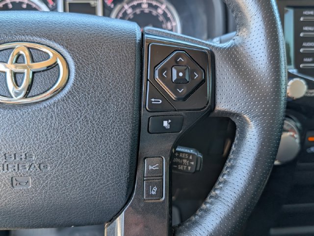 Used 2020 Toyota 4Runner Venture AWD/4WD image 25