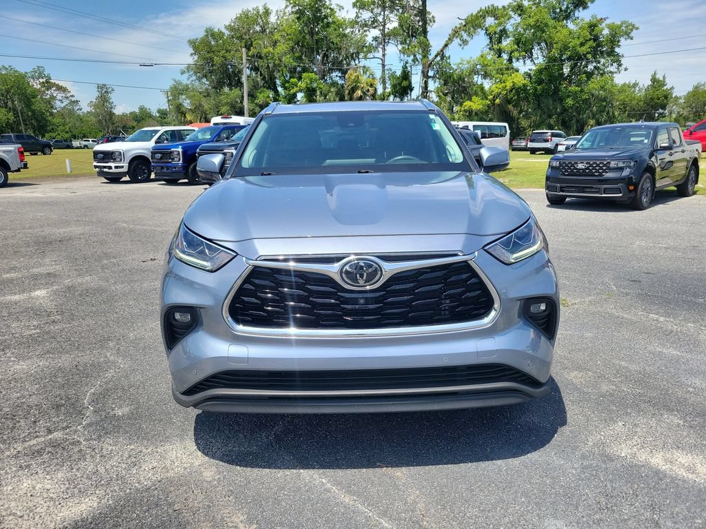 Used 2021 Toyota Highlander Limited AWD/4WD image 6