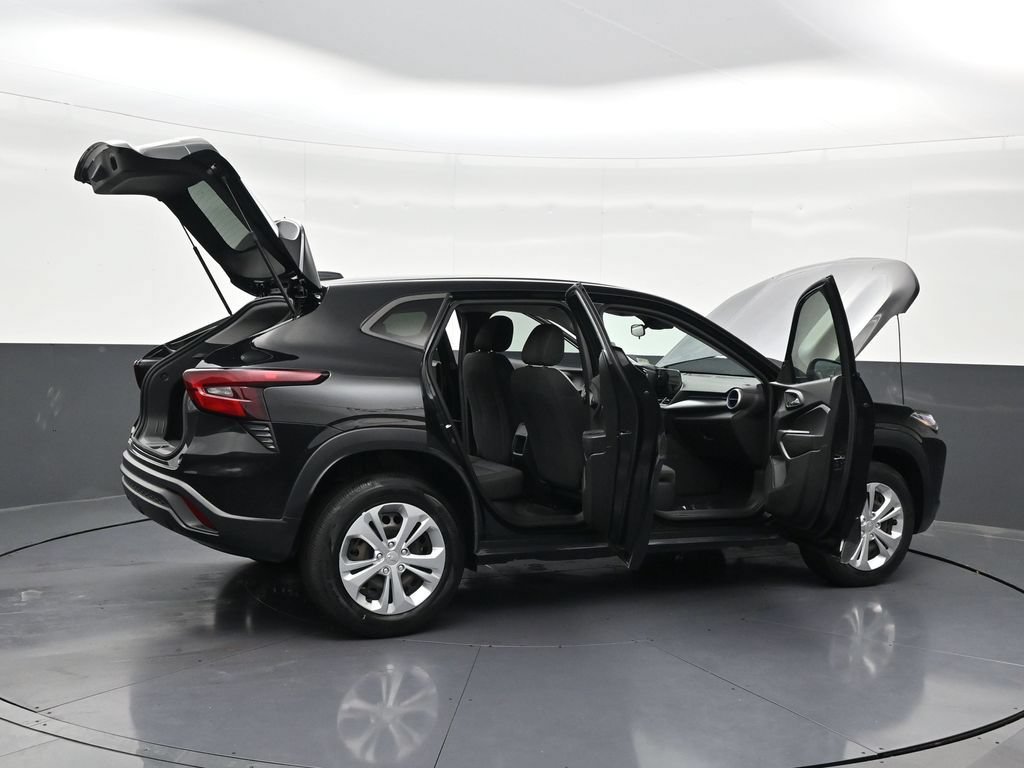 Used 2024 Chevrolet Trax LS FWD image 34