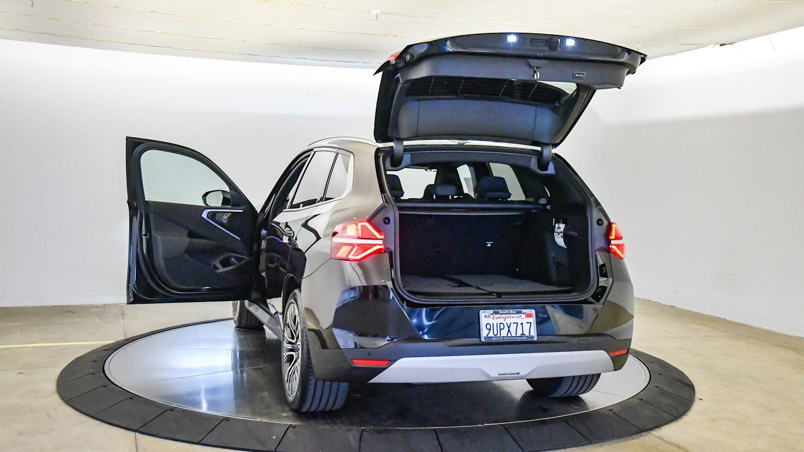 Used 2025 BMW X3 xDrive30i w/ Convenience Package image 25