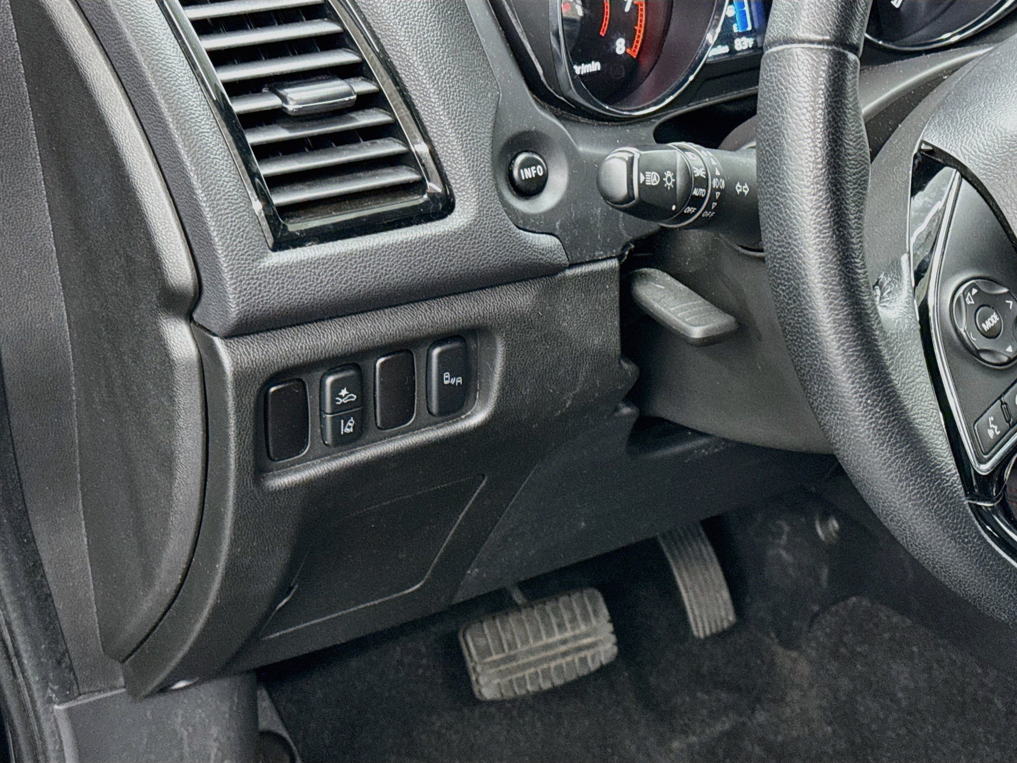 Used 2025 Mitsubishi Outlander Sport SE AWD/4WD image 17