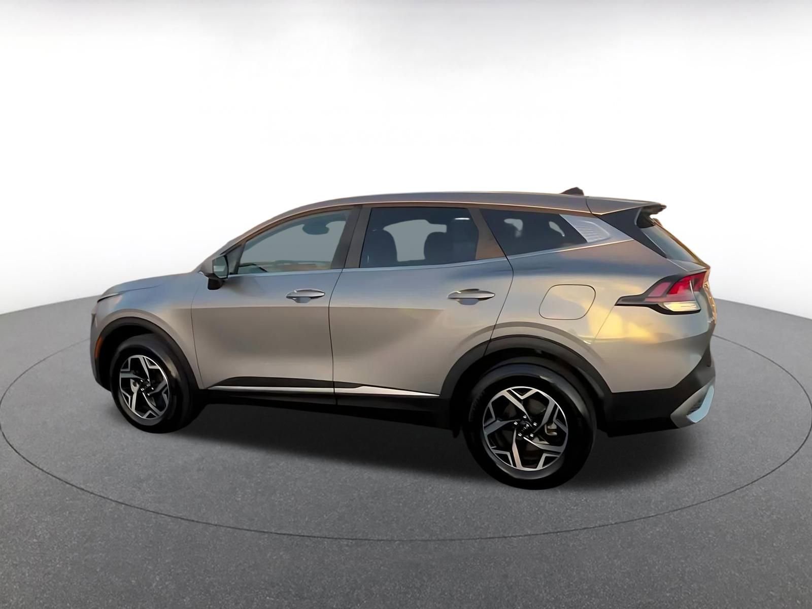 Used 2025 Kia Sportage LX image 10