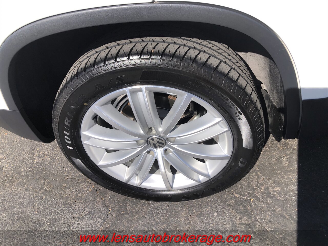 Used 2016 Volkswagen Tiguan SE image 23