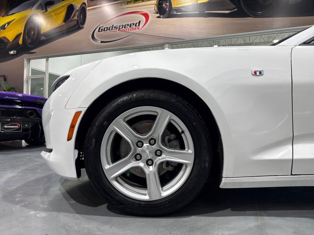 Used 2021 Chevrolet Camaro LT RWD image 9