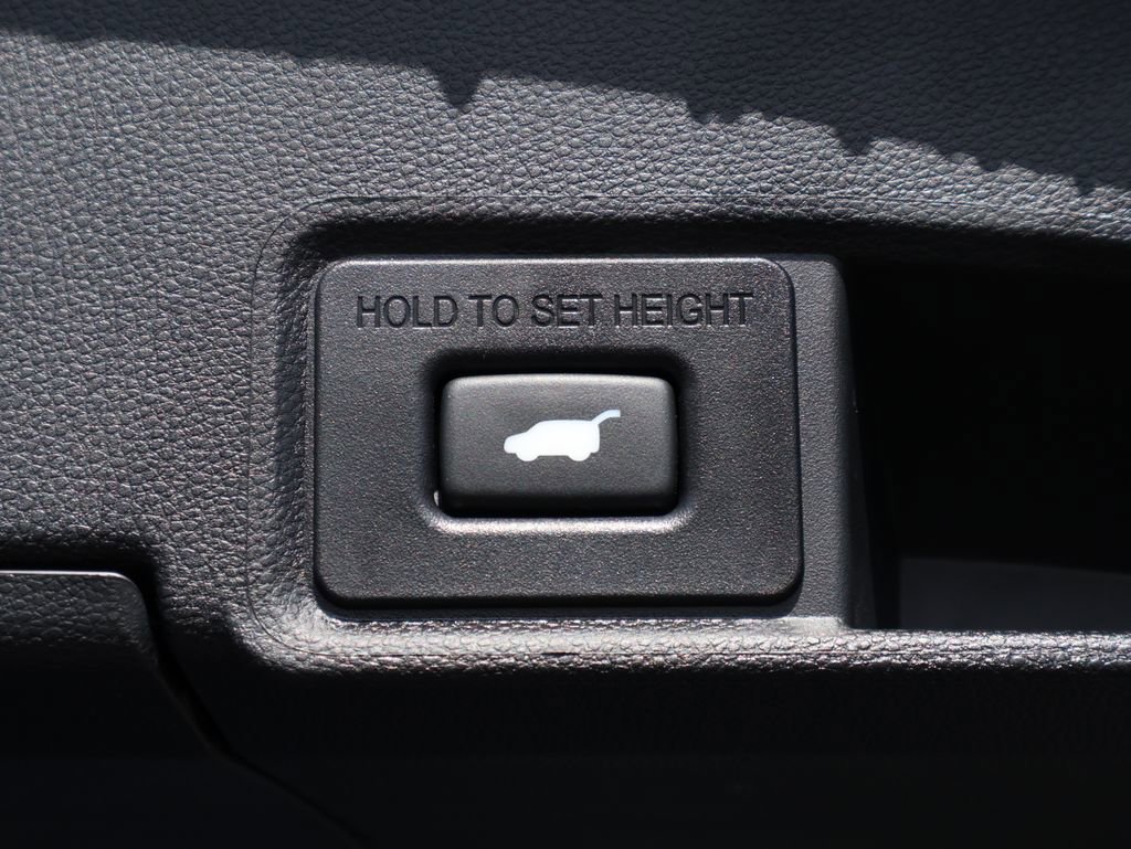 Used 2025 Acura RDX SH-AWD w/ Advance Package image 16
