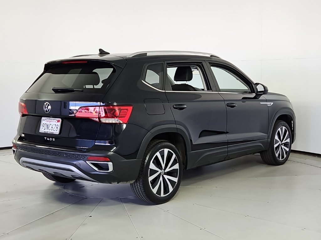 Certified 2023 Volkswagen Taos SE FWD image 7