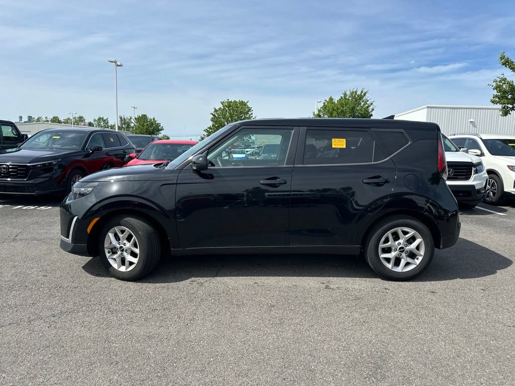 Used 2023 Kia Soul S FWD image 5