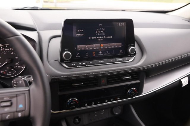 Certified 2025 Nissan Rogue SV AWD/4WD image 16