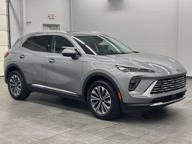 Used 2025 Buick Envision Preferred AWD/4WD video 1