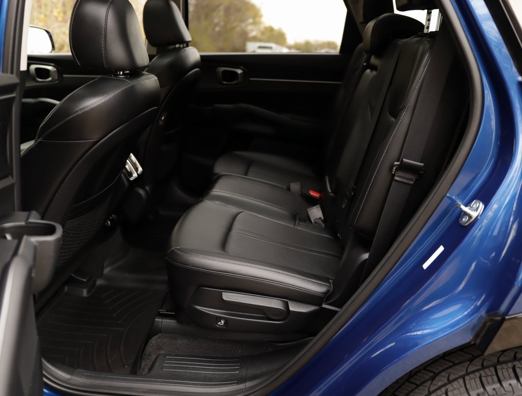 Used 2023 Kia Sorento S w/ Panoramic Sunroof Package image 29