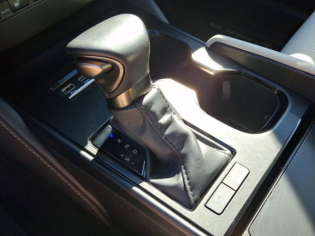Certified 2025 Lexus ES 300h w/ Premium Package FWD image 17