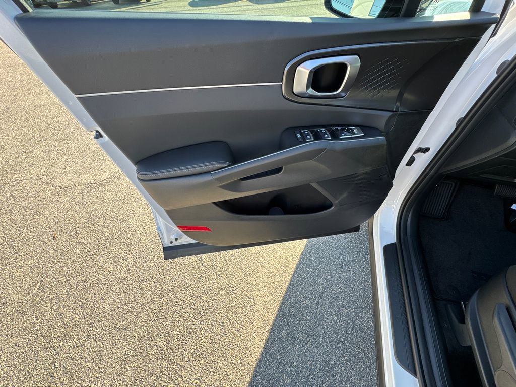 New 2026 Kia Sorento LX image 10