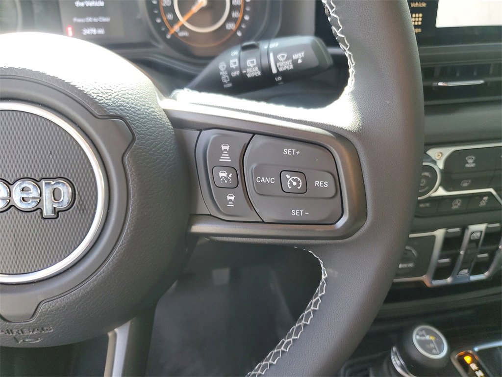 Used 2025 Jeep Wrangler Sport S image 24