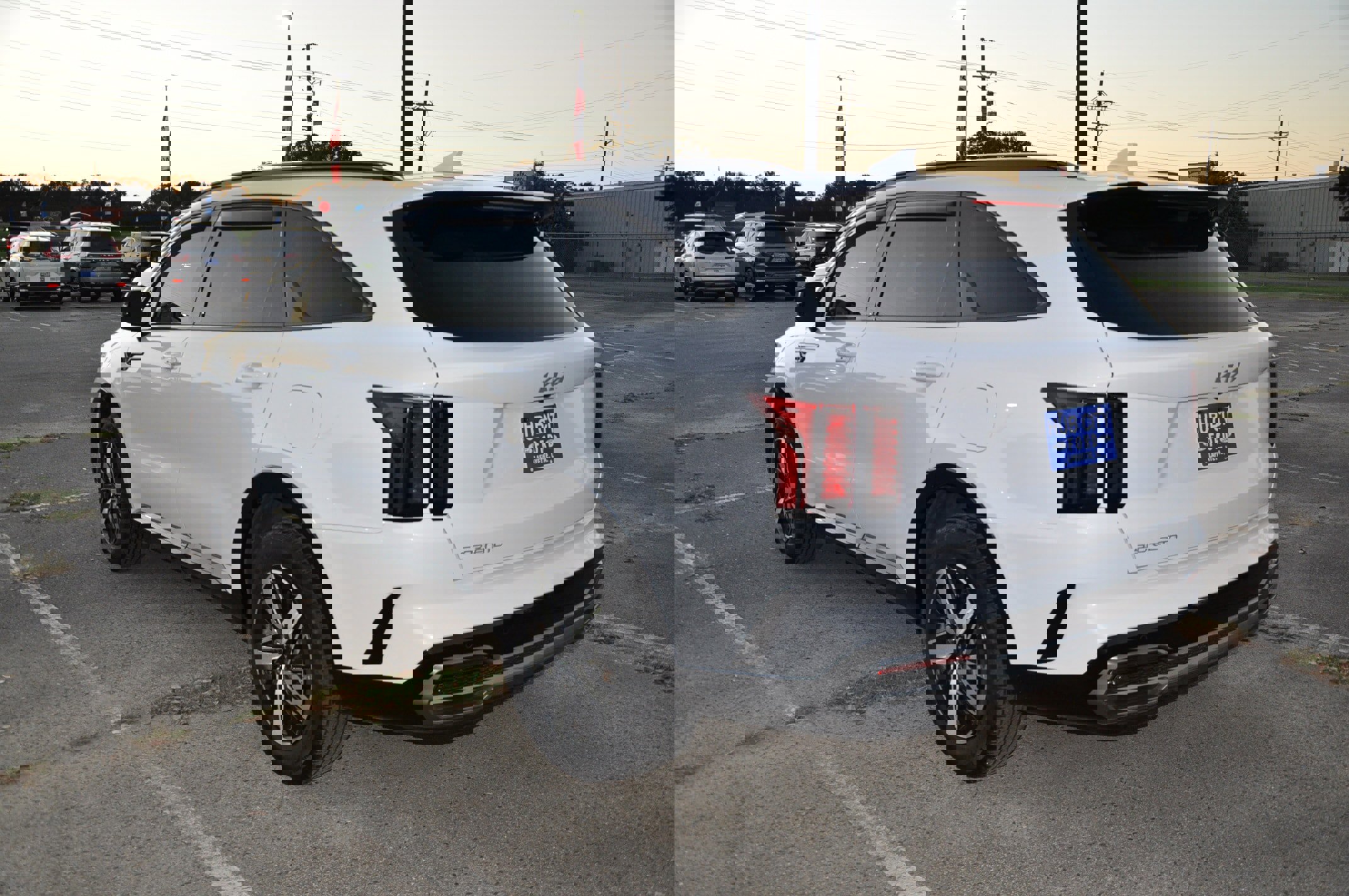 Used 2023 Kia Sorento S w/ Panoramic Sunroof Package image 3