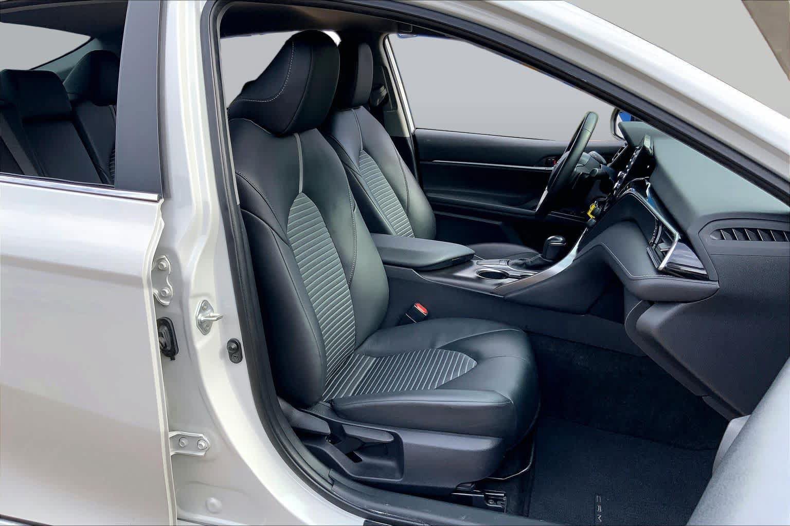 Used 2023 Toyota Camry SE FWD image 9
