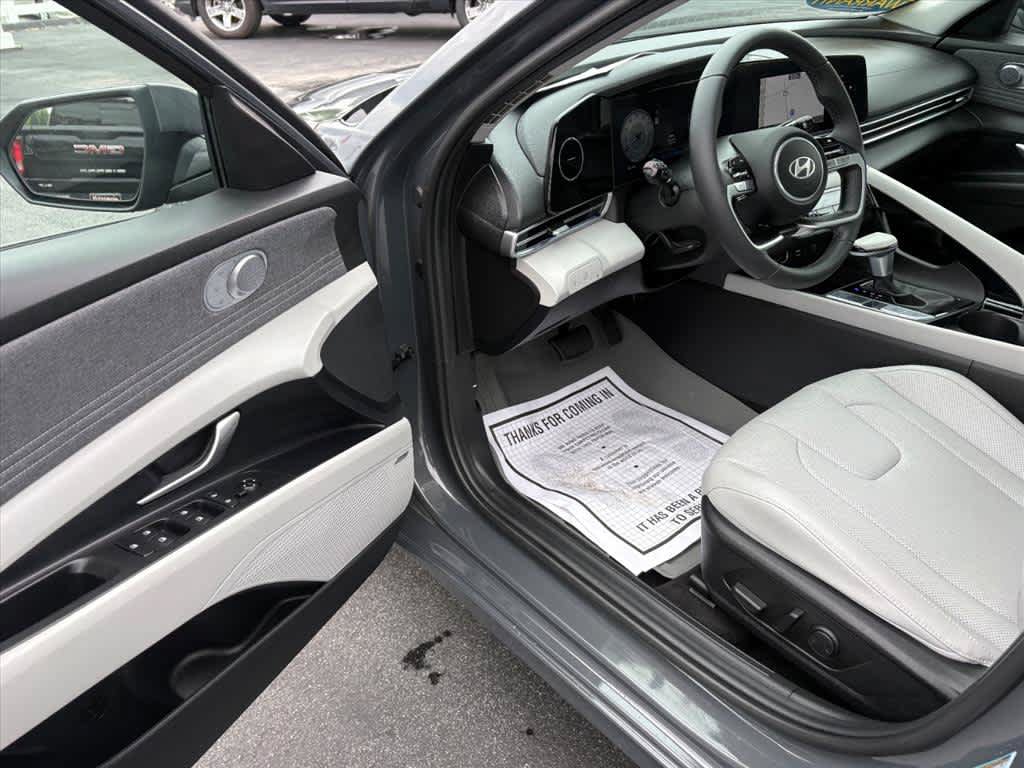Used 2024 Hyundai Elantra Limited FWD image 20