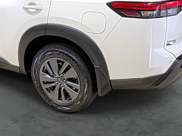 Used 2024 Nissan Pathfinder SV AWD/4WD image 11