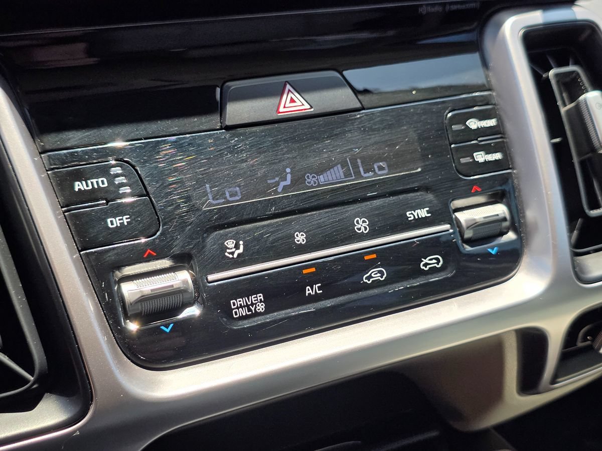 Used 2022 Kia Sorento S FWD image 40