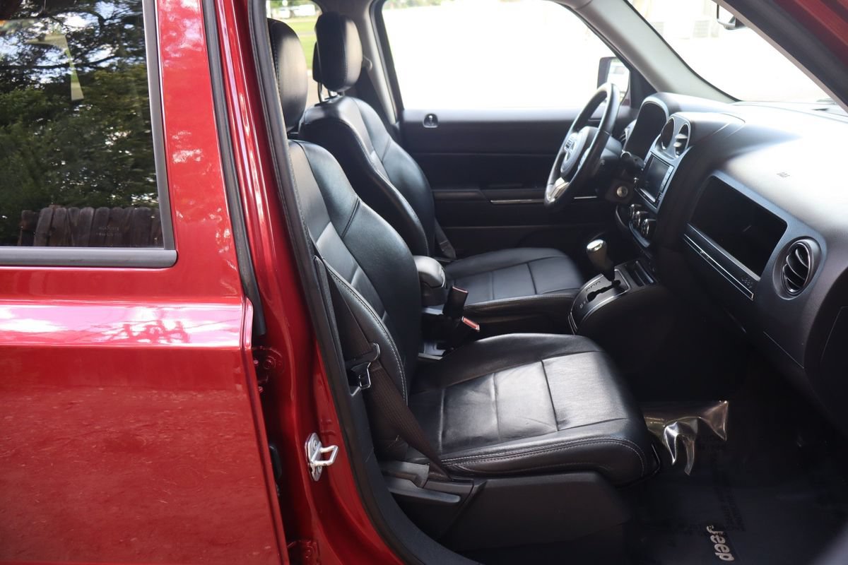 Used 2015 Jeep Patriot Limited w/ Sun/Sound Group FWD image 22