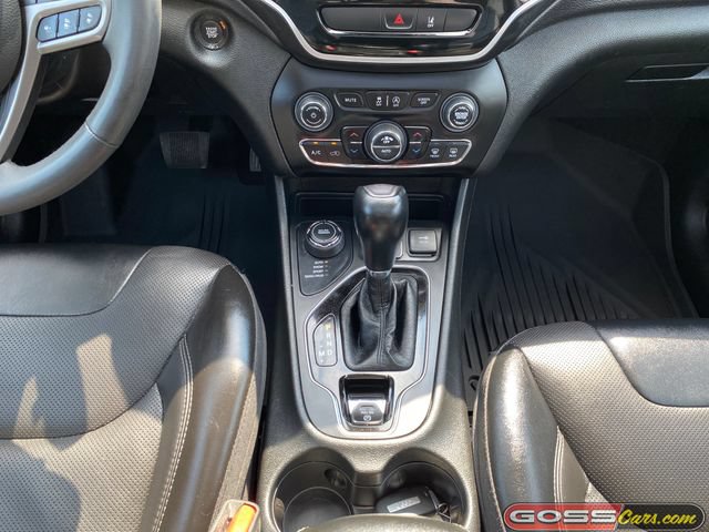 Used 2022 Jeep Cherokee Limited w/ Mopar Interior Package AWD/4WD image 15
