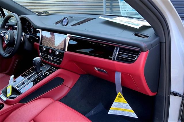 Certified 2026 Porsche Macan S image 22
