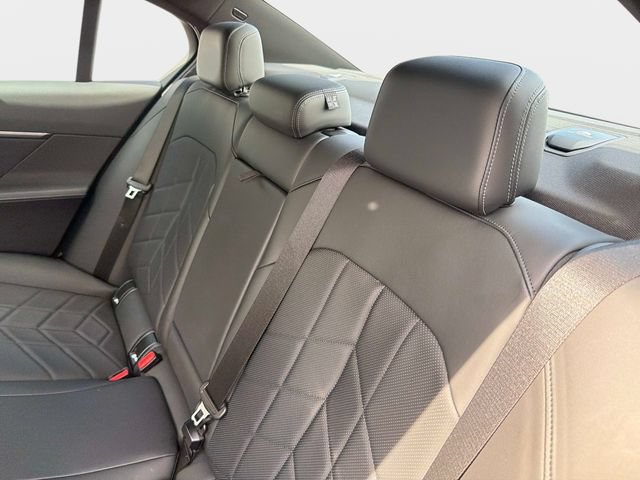 Used 2026 BMW 530i RWD image 12
