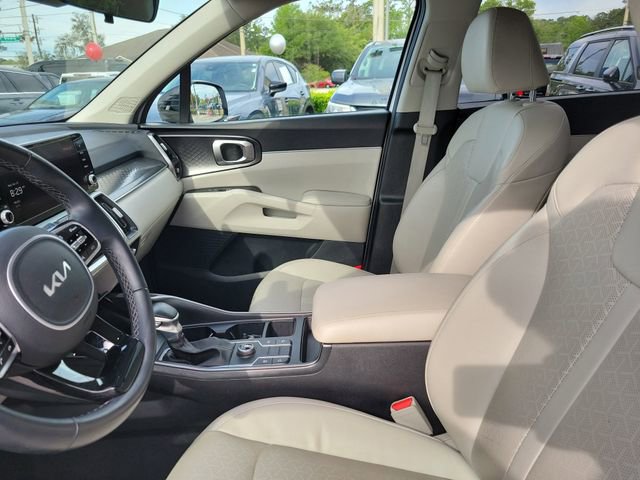 Used 2022 Kia Sorento S w/ Panoramic Sunroof Package FWD image 13