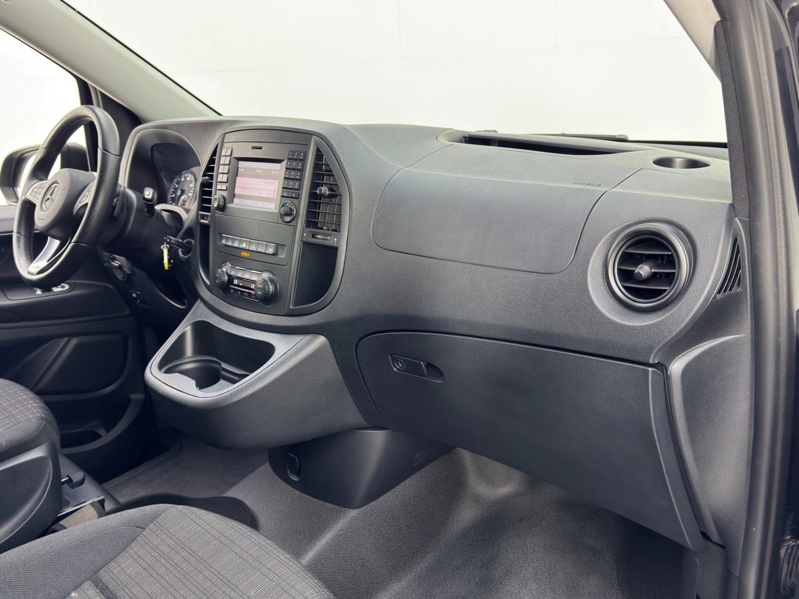 Used 2019 Mercedes-Benz Metris Passenger image 13