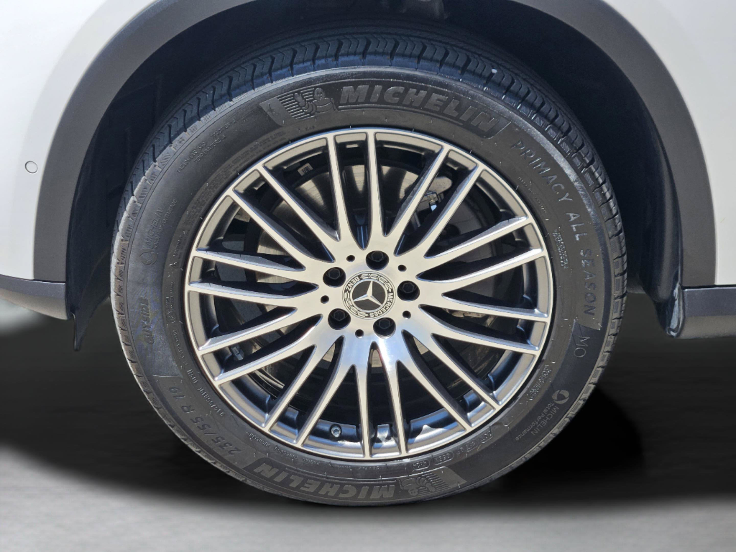 Certified 2025 Mercedes-Benz GLC 300 4MATIC image 28