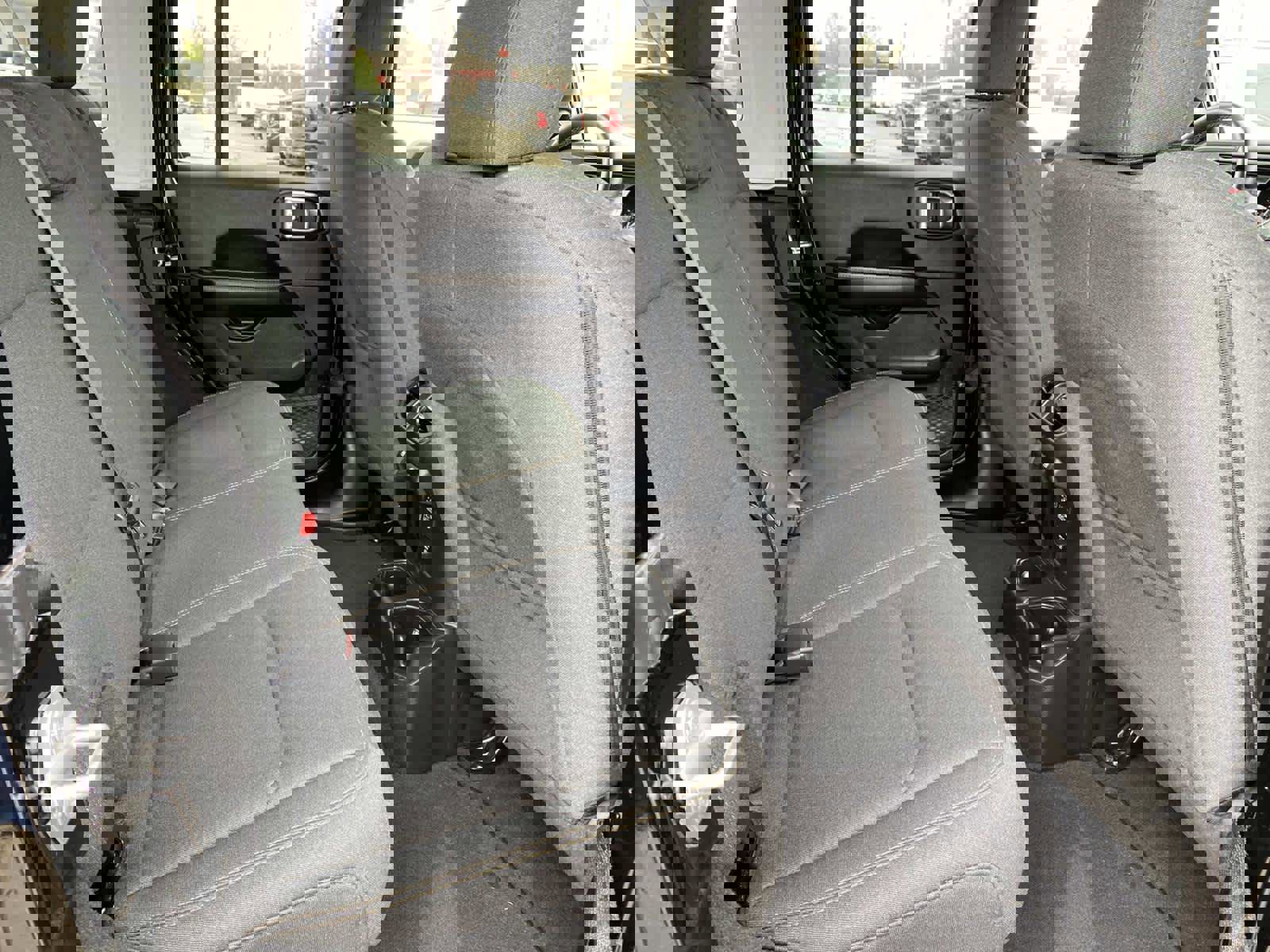 Certified 2025 Jeep Wrangler Sahara AWD/4WD image 23