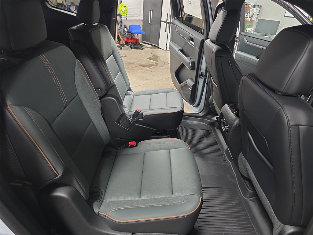 New 2026 GMC Acadia AT4 w/ Luxury Package image 11