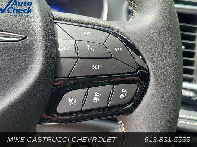 Used 2025 Chrysler Pacifica Limited FWD image 21