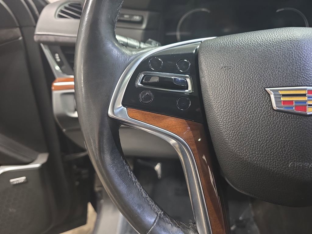 Used 2016 Cadillac Escalade Luxury image 18