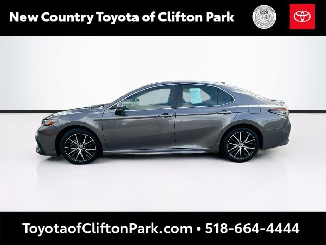 Used 2024 Toyota Camry SE w/ Cold Weather Package AWD/4WD image 4