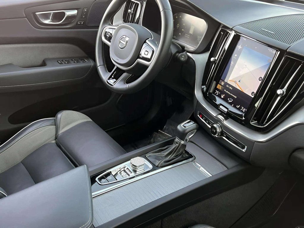 Used 2020 Volvo XC60 T5 R-Design w/ Protection Package Premier AWD/4WD image 3