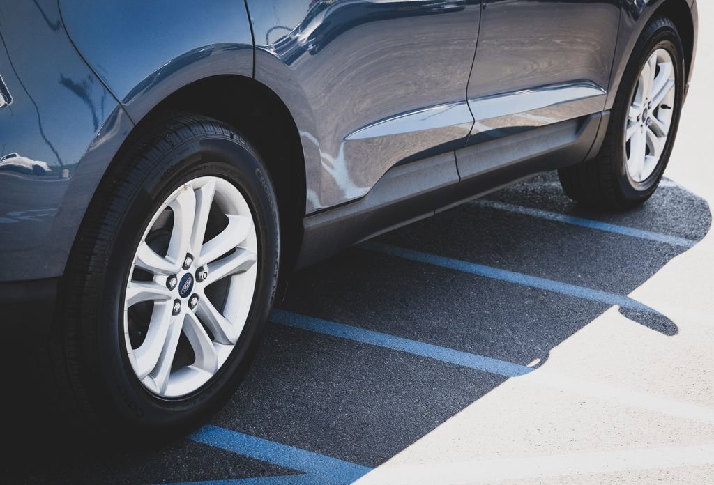 Used 2019 Ford Edge SEL w/ Equipment Group 201A image 9