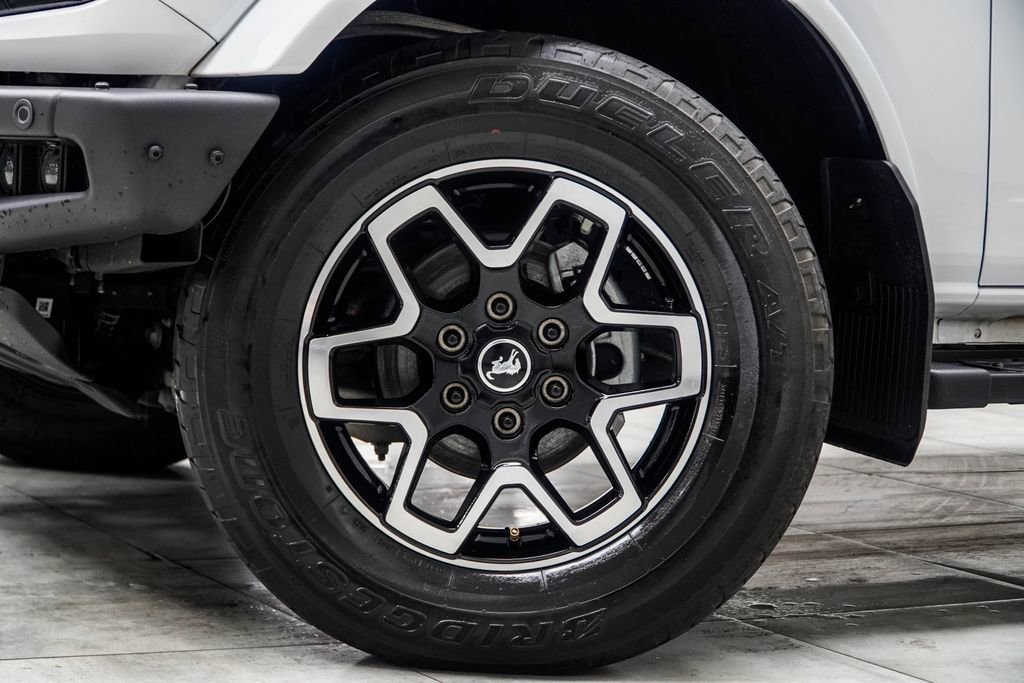 Used 2023 Ford Bronco Outer Banks image 3