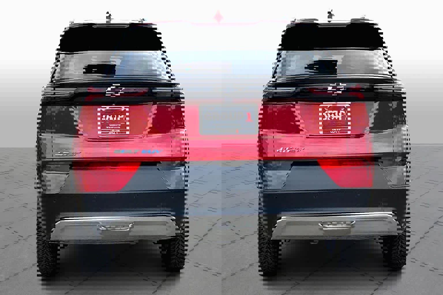 Used 2023 Chevrolet Bolt EUV LT w/ Convenience Package image 4