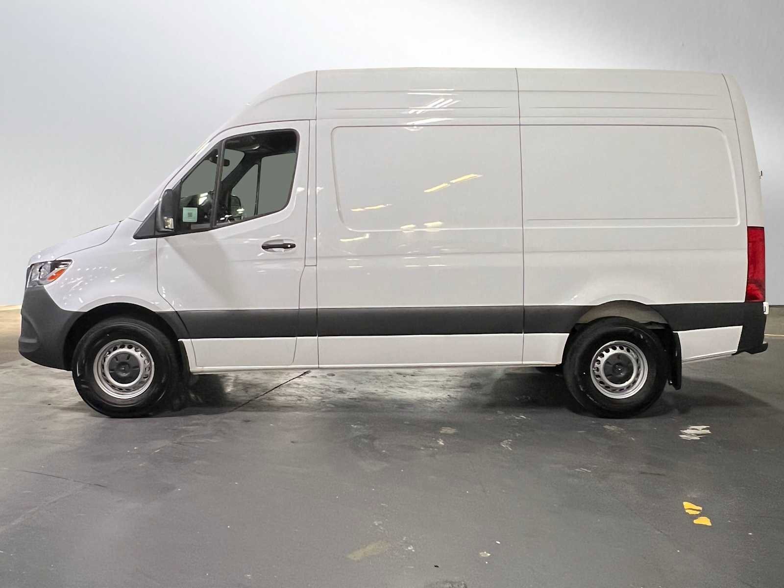 Used 2025 Mercedes-Benz Sprinter 2500 image 6